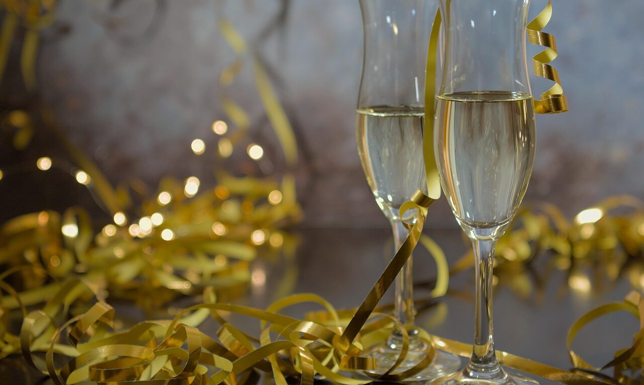 sylvester, happy new year, sparkling wine, glasses, garlands, celebration, new year's day, party, prost, cheers new year, party, party, party, party, party-6897648.jpg